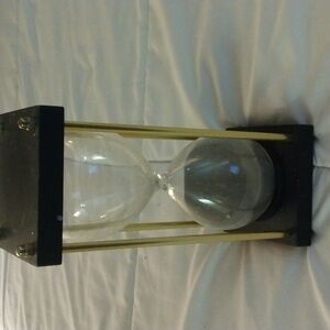 Fully functional real sand hour glass